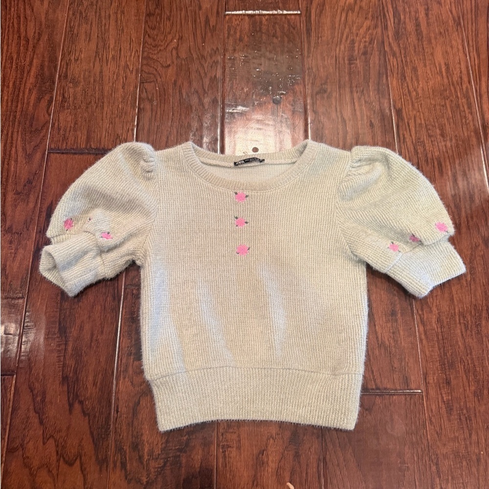 Zara Cream Knit Puff-Sleeve Sweater with Pink Embroidered Accents​​​​ - Picture 3 of 4